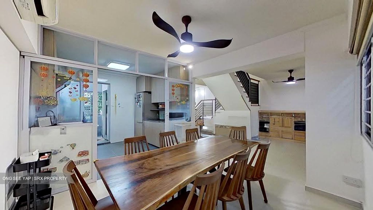 Blk 853 Hougang Central (Hougang), HDB Executive #625333821